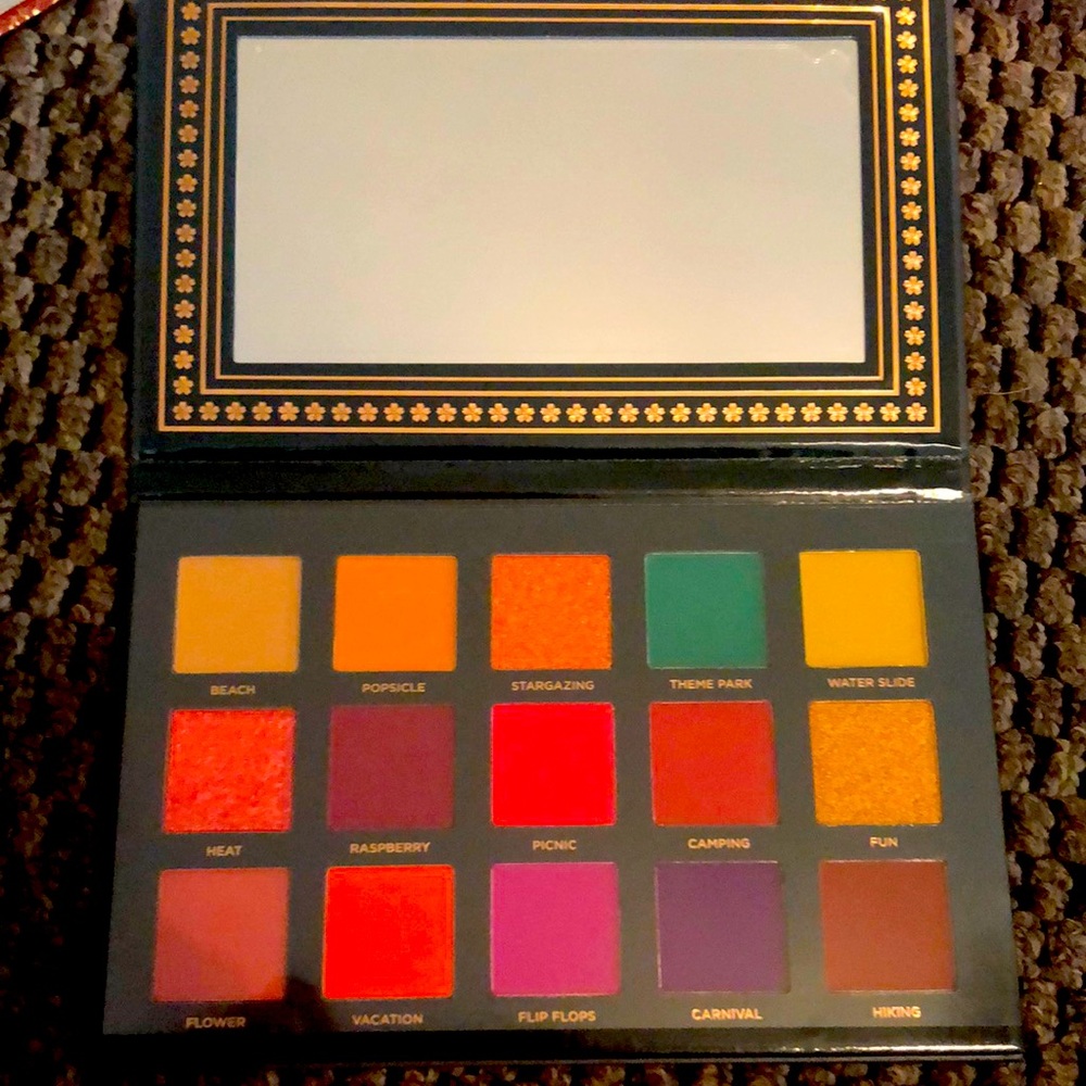 Brand new Ace Beaute Nostalgia eyeshadow palette